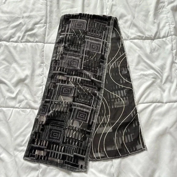 Womens Scarf Geometric Gray Silk Blend Kitschy Eclectic Whimsy Hippie Vintage - Picture 1 of 7